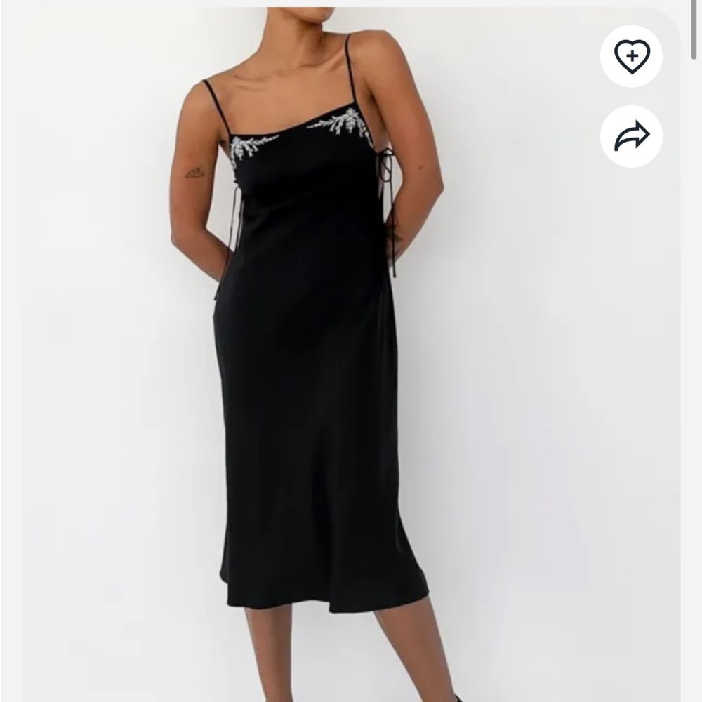 Rumored Meadow Midi Dress in Black - slinky midi with embroidered details - Picture 4 of 7